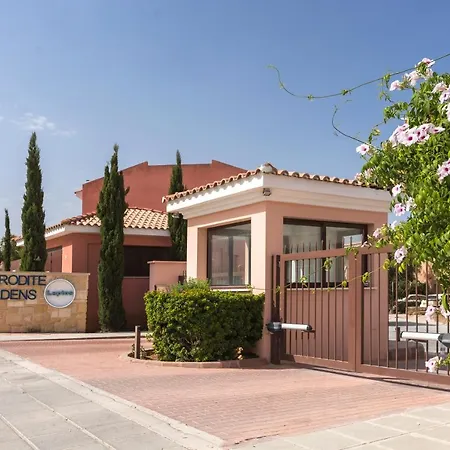 아파트 Resitour - Aphrodite Gardens 파포스