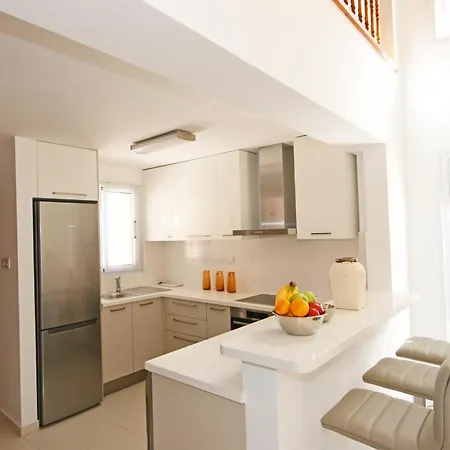 Resitour - Aphrodite Gardens 파포스