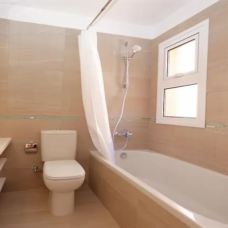 아파트 Resitour - Aphrodite Gardens 파포스