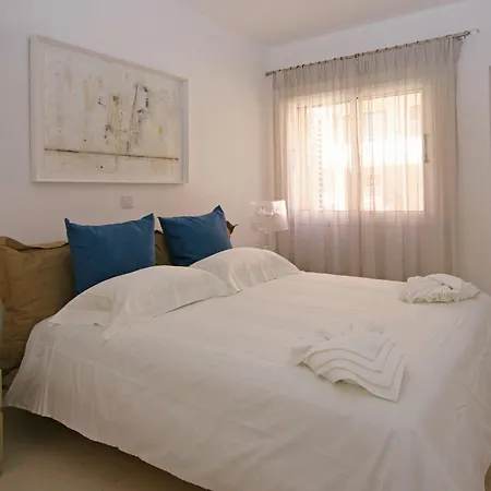 Resitour - Aphrodite Gardens 아파트