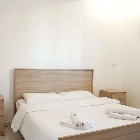 Resitour - Aphrodite Gardens * 파포스