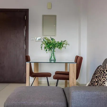 아파트 Resitour - Aphrodite Gardens 파포스