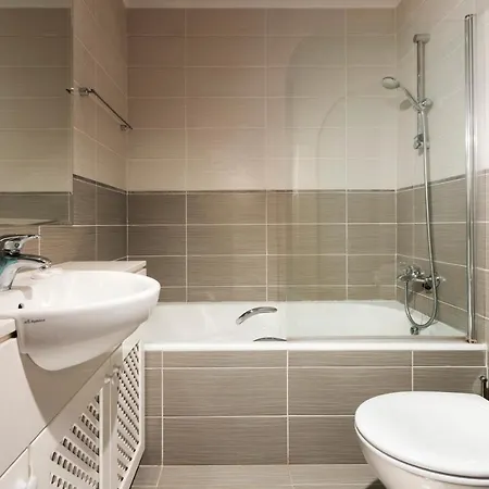 Resitour - Aphrodite Gardens Apartament *