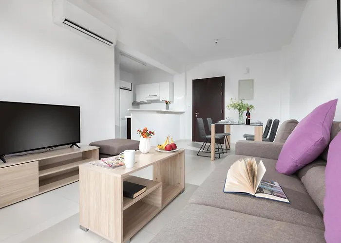 Resitour - Aphrodite Gardens Apartman